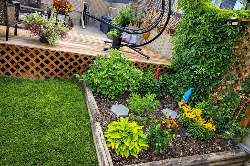 9 Hidden Valley Crescent Nw, Calgary, AB - Outdoor With Deck Patio Veranda