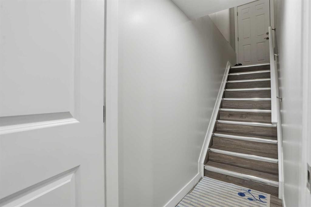 236 Fairview Drive Se, Calgary, AB - Indoor Photo Showing Other Room