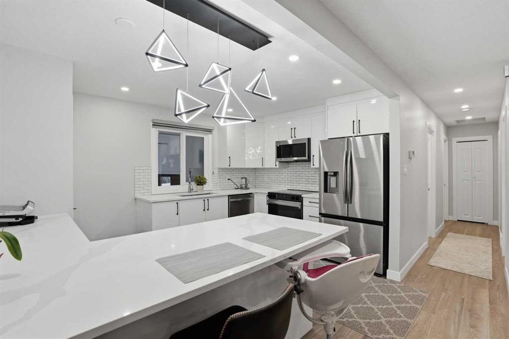 236 Fairview Drive Se, Calgary, AB - Indoor Photo Showing Kitchen With Stainless Steel Kitchen With Upgraded Kitchen