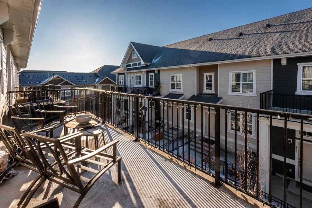 405 Cranbrook Walk Se, Calgary, AB - Outdoor With Exterior