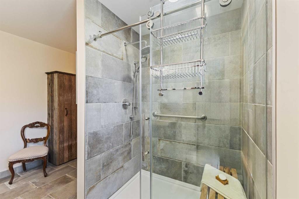 717 East Road, Standard, AB - Indoor Photo Showing Bathroom