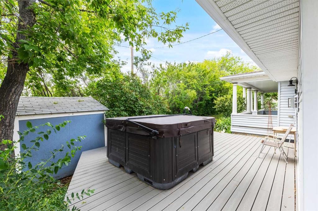 717 East Road, Standard, AB - Outdoor With Deck Patio Veranda With Exterior