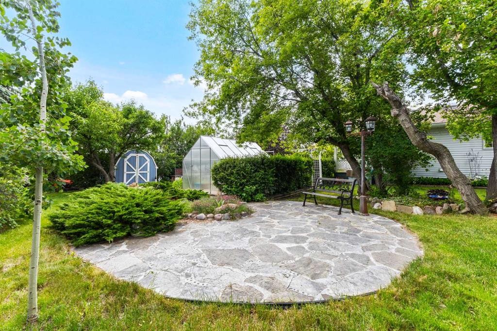 717 East Road, Standard, AB - Outdoor