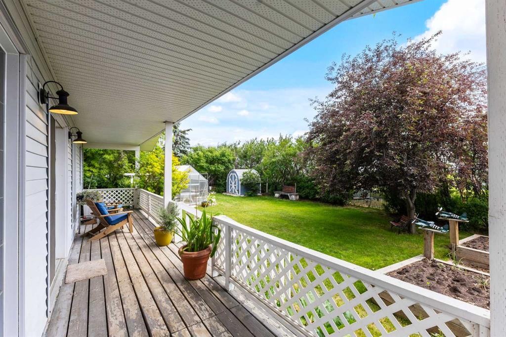 717 East Road, Standard, AB - Outdoor With Deck Patio Veranda With Exterior