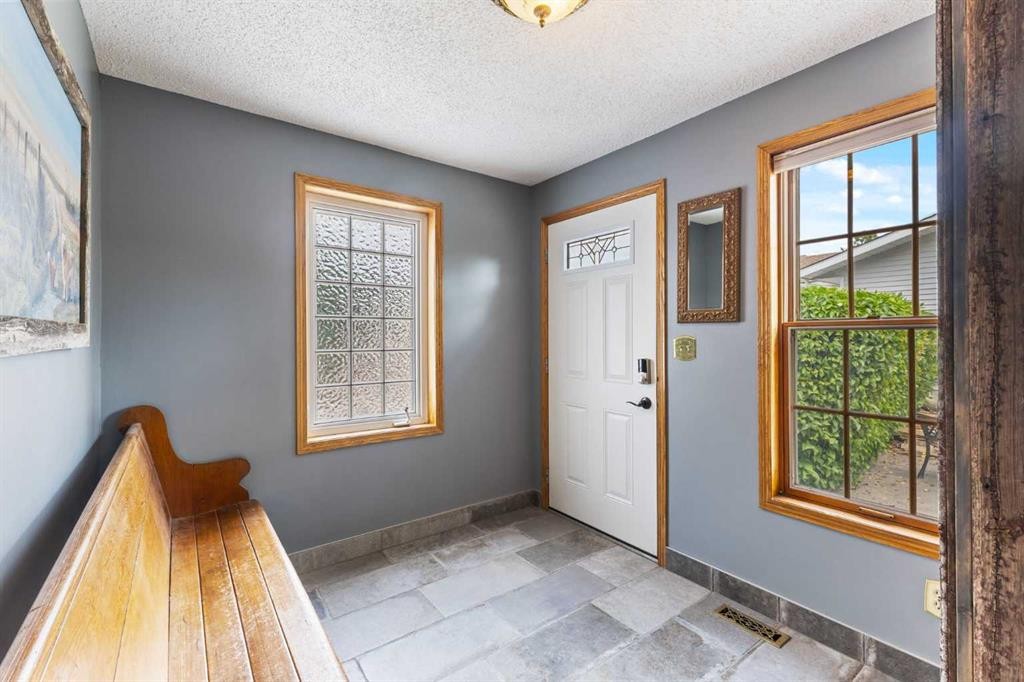 717 East Road, Standard, AB - Indoor Photo Showing Other Room