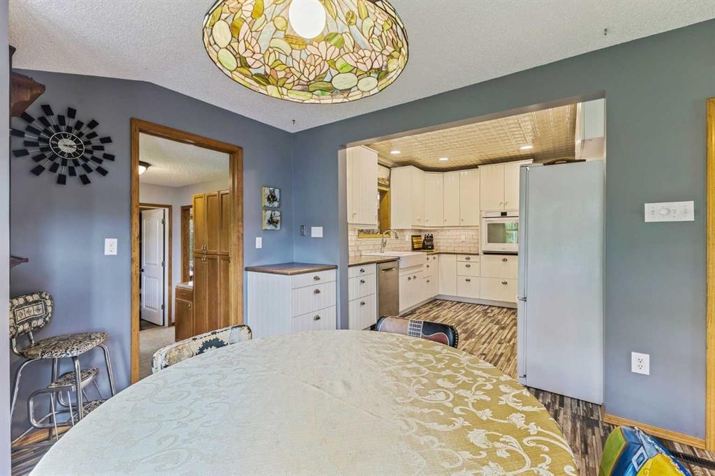 717 East Road, Standard, AB - Indoor