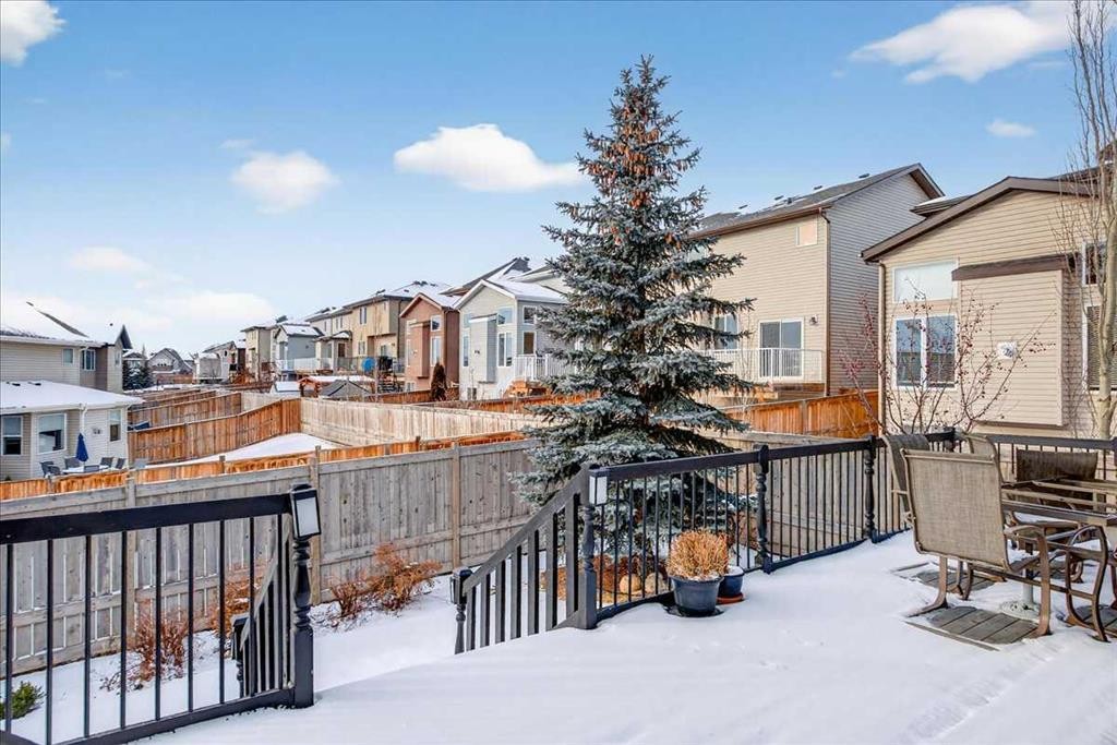 28 Evansview Manor Nw, Calgary, AB - Outdoor With Exterior