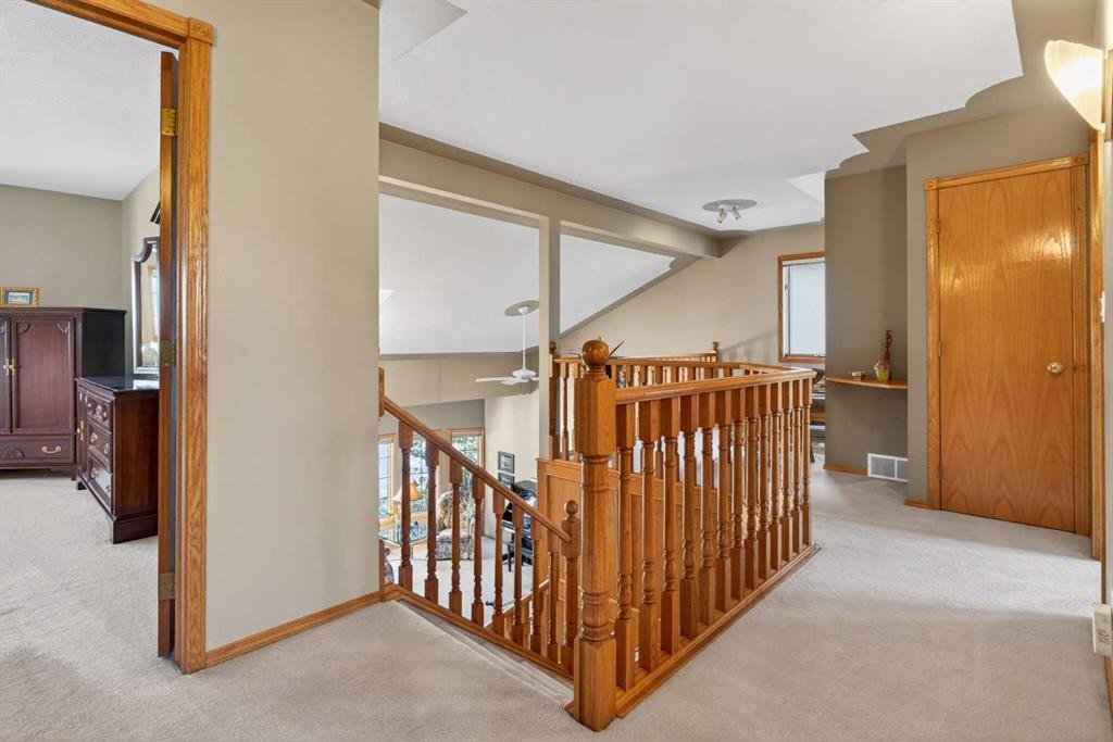 116 Hampshire Grove Nw, Calgary, AB - Indoor Photo Showing Other Room