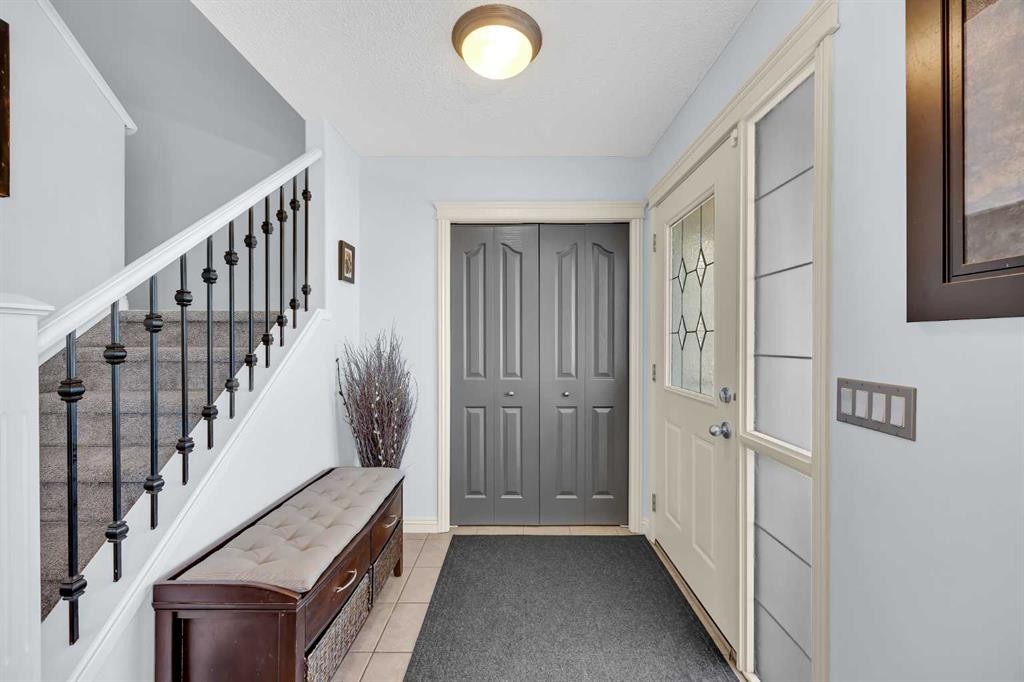 139 Prestwick Point Se, Calgary, AB - Indoor Photo Showing Other Room