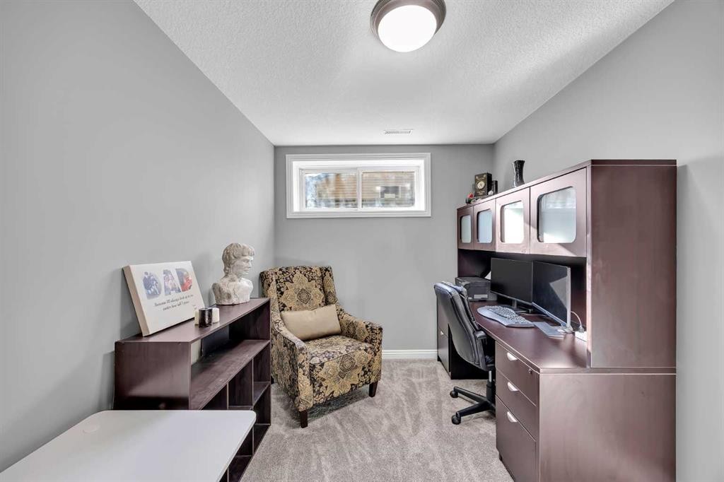 139 Prestwick Point Se, Calgary, AB - Indoor Photo Showing Office