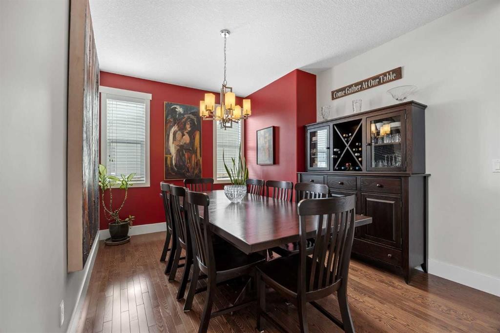 184 Magenta Crescent, Chestermere, AB - Indoor Photo Showing Dining Room