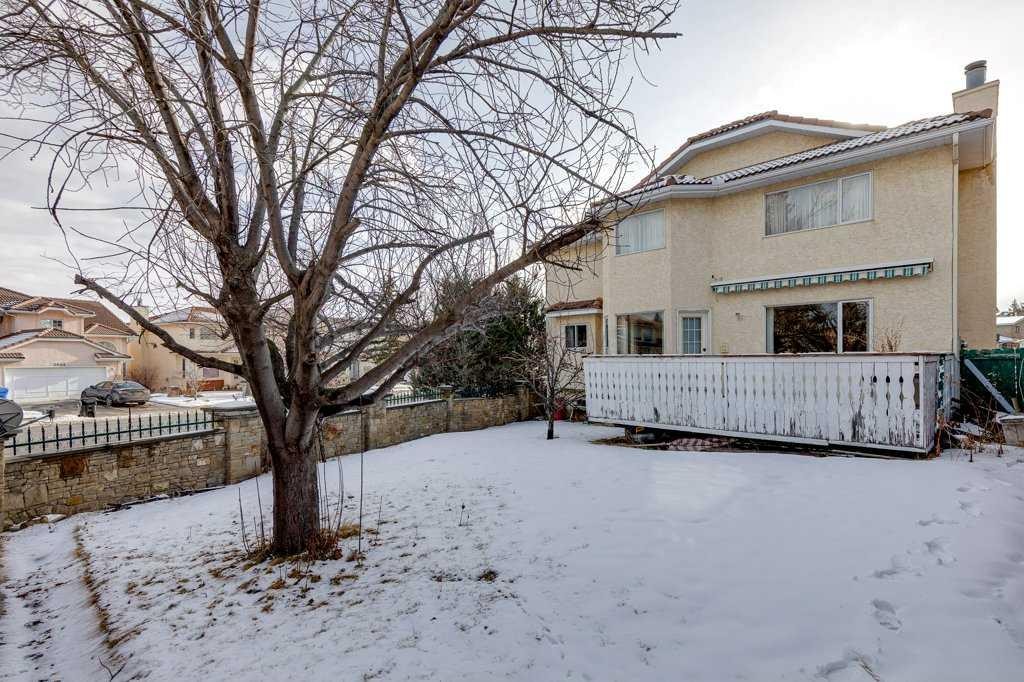 106 Sienna Hills Drive Sw, Calgary, AB - Outdoor