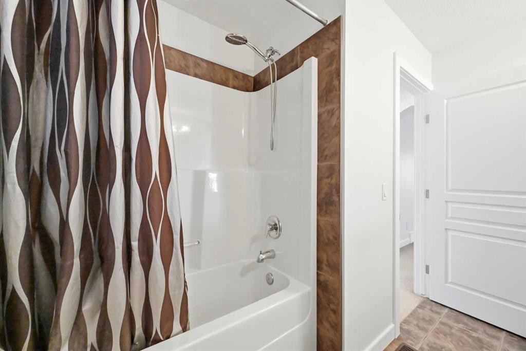 59 Redstone Park Ne, Calgary, AB - Indoor Photo Showing Bathroom