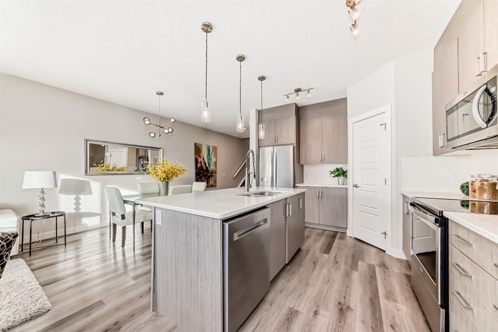 267 Sage Bluff Rise Nw, Calgary, AB - Indoor Photo Showing Kitchen With Upgraded Kitchen