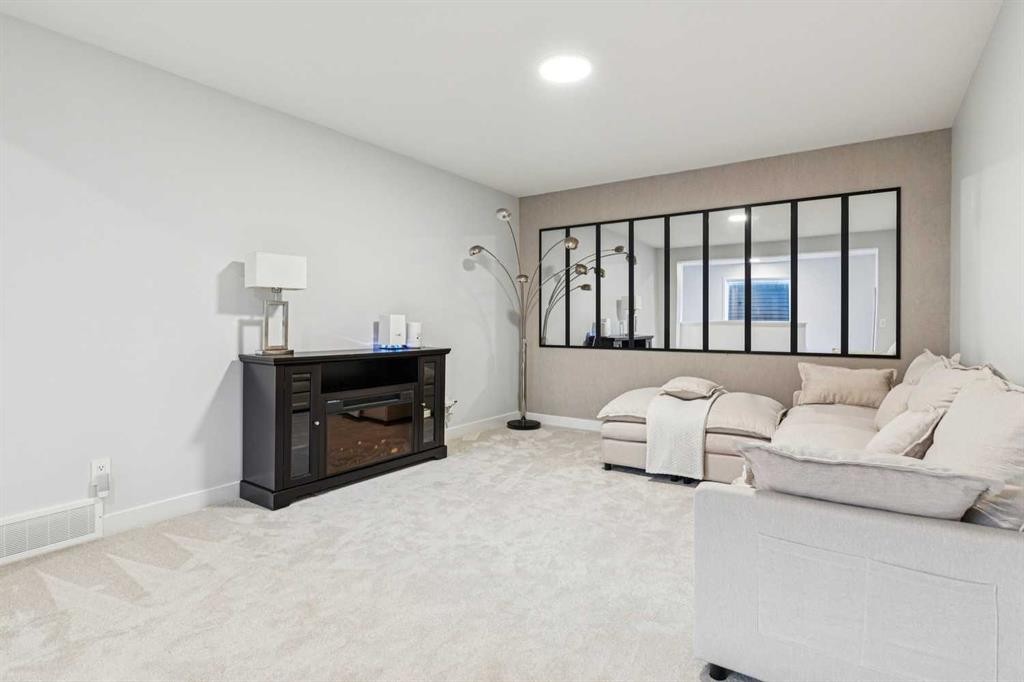 153 Edith Villas Nw, Calgary, AB - Indoor