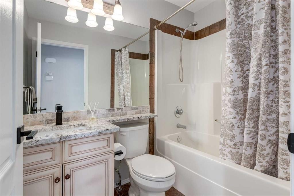 79 Discovery Ridge Park Sw, Calgary, AB - Indoor Photo Showing Bathroom
