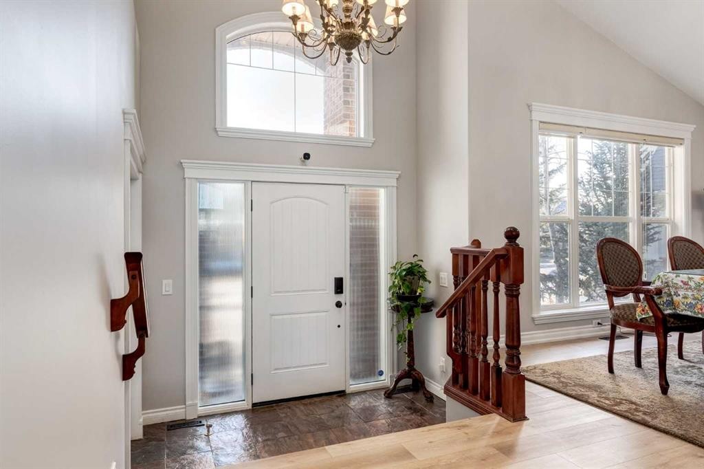 79 Discovery Ridge Park Sw, Calgary, AB - Indoor Photo Showing Other Room