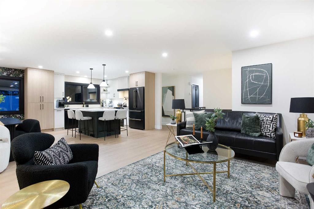 2416 Palliser Drive Sw, Calgary, AB - Indoor Photo Showing Living Room
