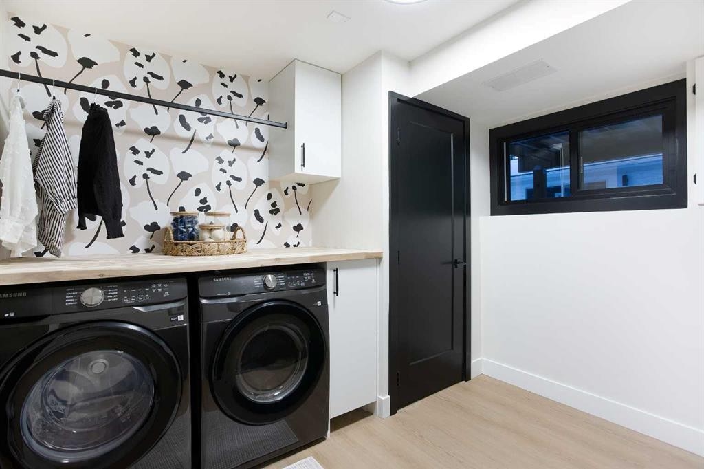 2416 Palliser Drive Sw, Calgary, AB - Indoor Photo Showing Laundry Room