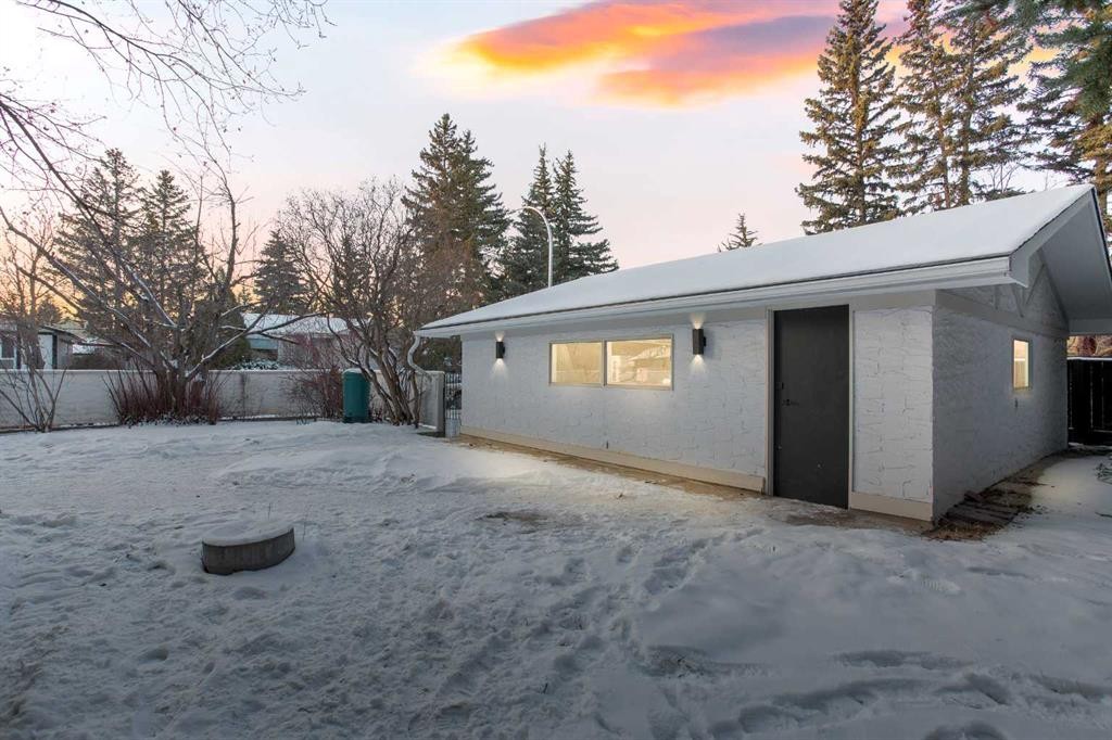 2416 Palliser Drive Sw, Calgary, AB - Outdoor