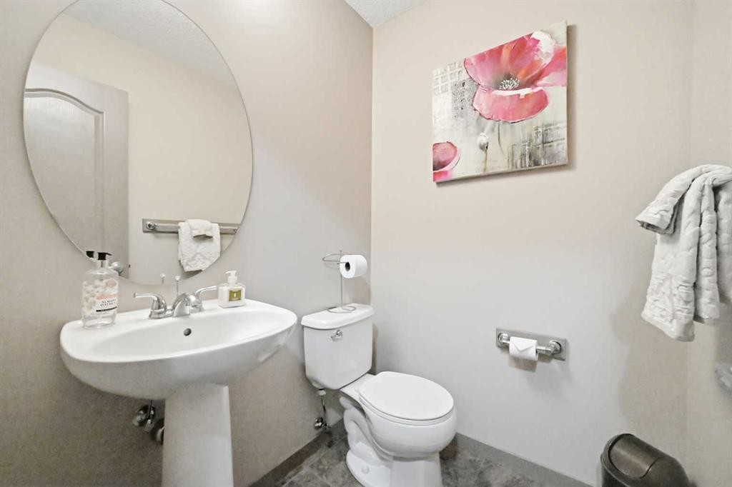 28 Skyview Shores Terrace Ne, Calgary, AB - Indoor Photo Showing Bathroom