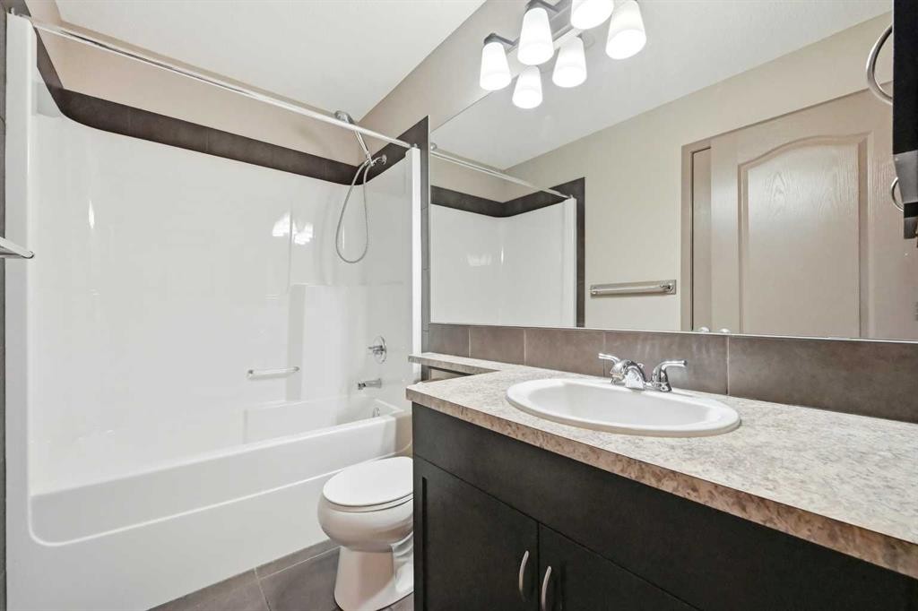 28 Skyview Shores Terrace Ne, Calgary, AB - Indoor Photo Showing Bathroom