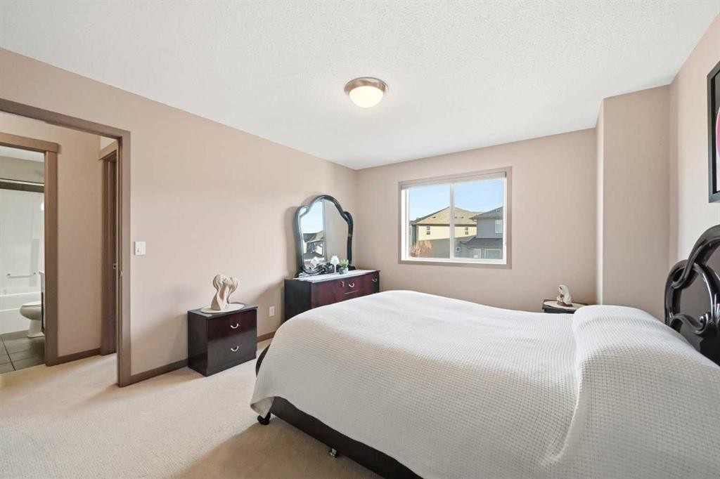 28 Skyview Shores Terrace Ne, Calgary, AB - Indoor Photo Showing Bedroom