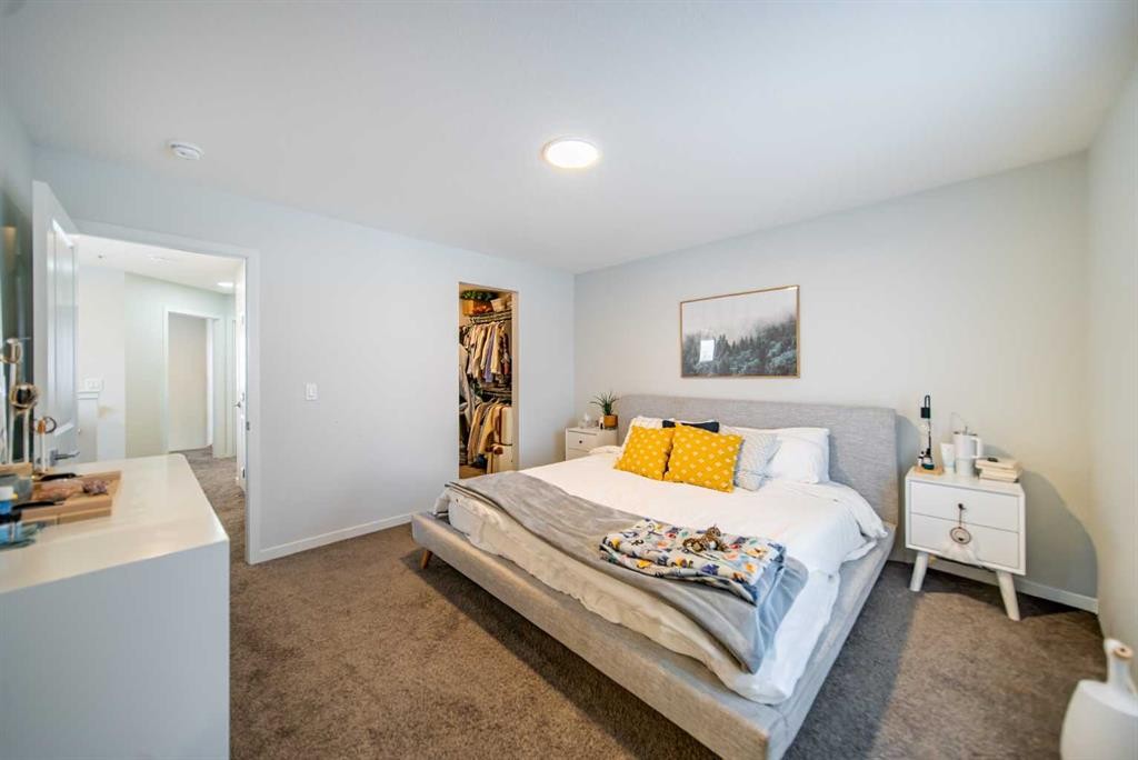 27 Iris Crescent, Okotoks, AB - Indoor Photo Showing Bedroom