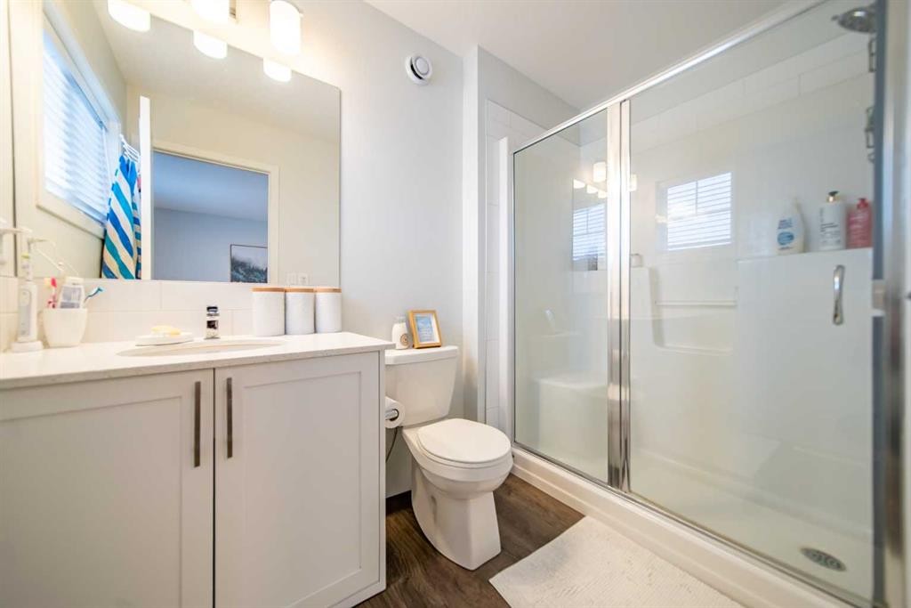 27 Iris Crescent, Okotoks, AB - Indoor Photo Showing Bathroom