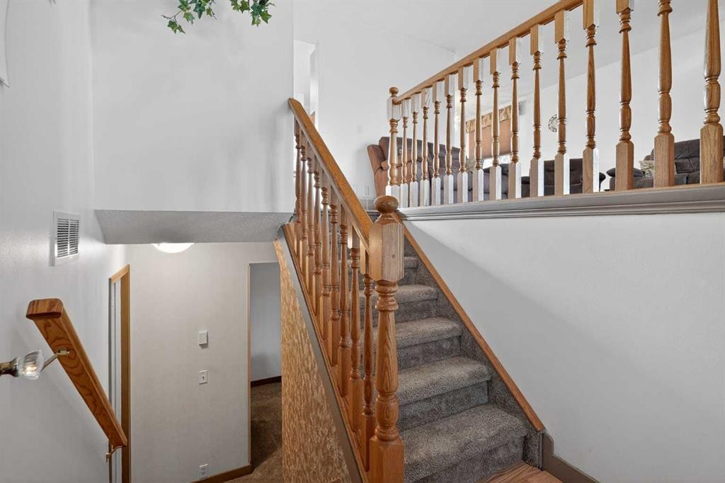 16 Rundleson Way Ne, Calgary, AB