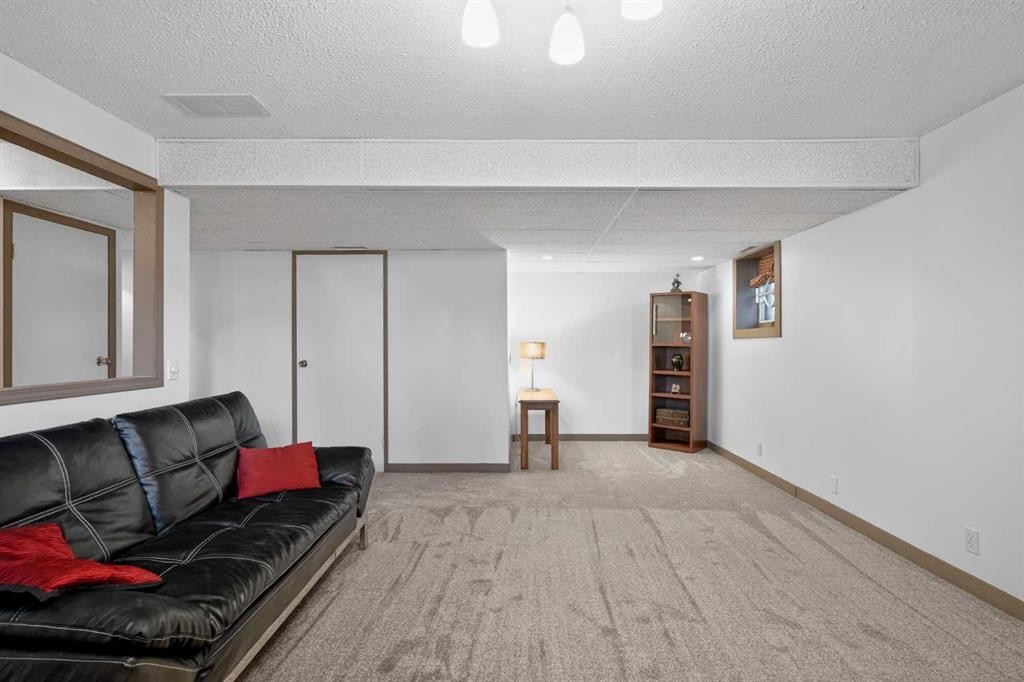 16 Rundleson Way Ne, Calgary, AB