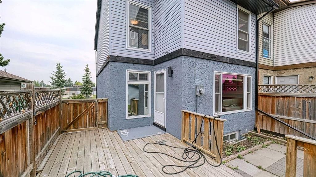 559 Abinger Road Ne, Calgary, AB - Outdoor With Deck Patio Veranda With Exterior