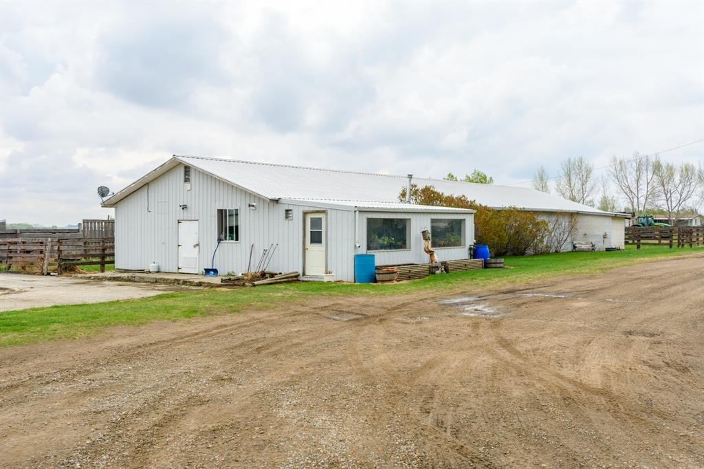 30319 Highway 2A, Carstairs, AB - Outdoor