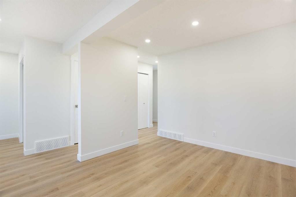 14668 Deer Run Drive Se, Calgary, AB - Indoor Photo Showing Other Room