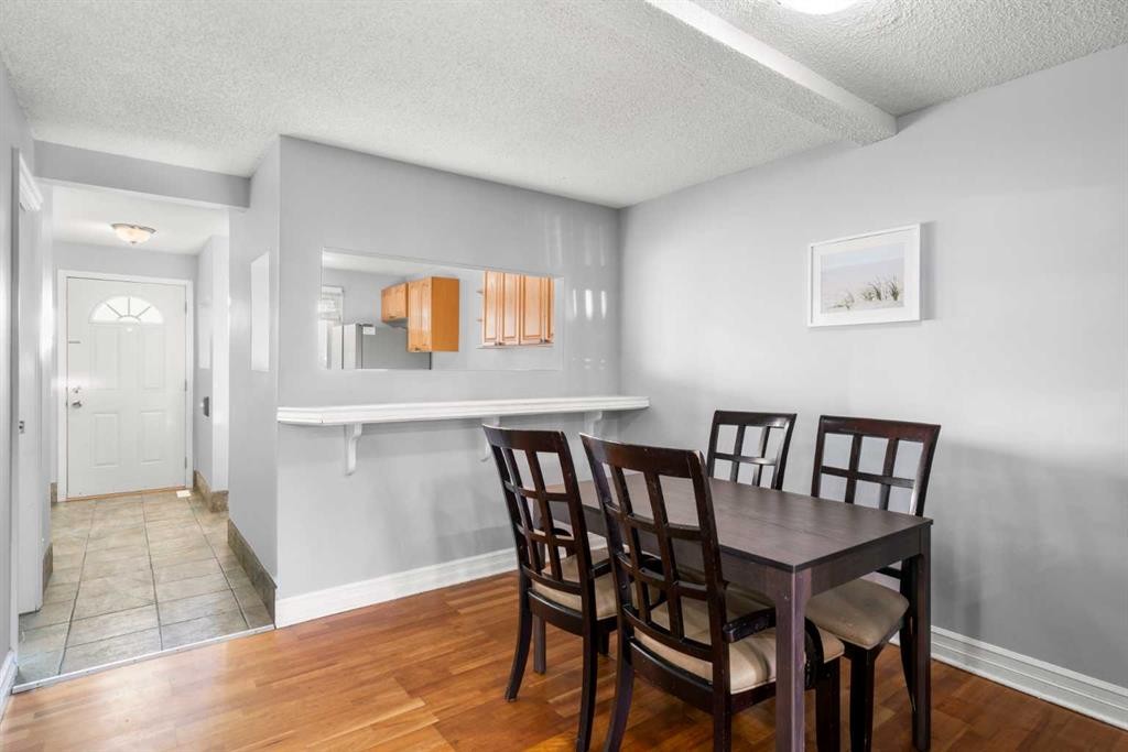 15-200 Shawnessy Drive Sw, Calgary, AB - Indoor Photo Showing Dining Room