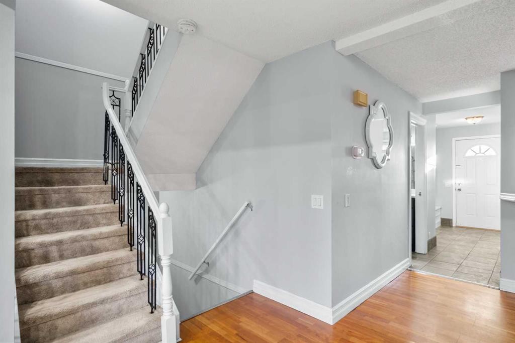 15-200 Shawnessy Drive Sw, Calgary, AB - Indoor Photo Showing Other Room