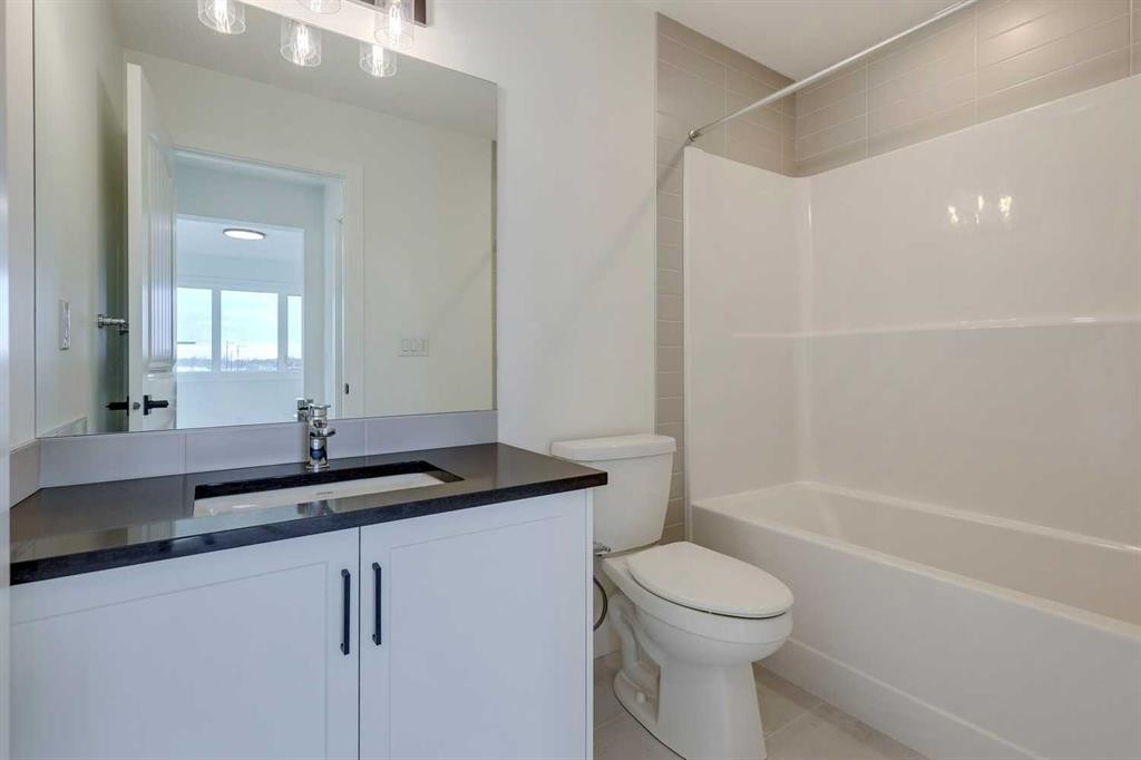 307 Dawson Dock Way, Chestermere, AB - Indoor Photo Showing Bathroom