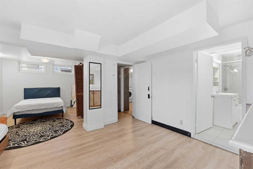 2314 Richmond Road Sw, Calgary, AB - Indoor Photo Showing Other Room