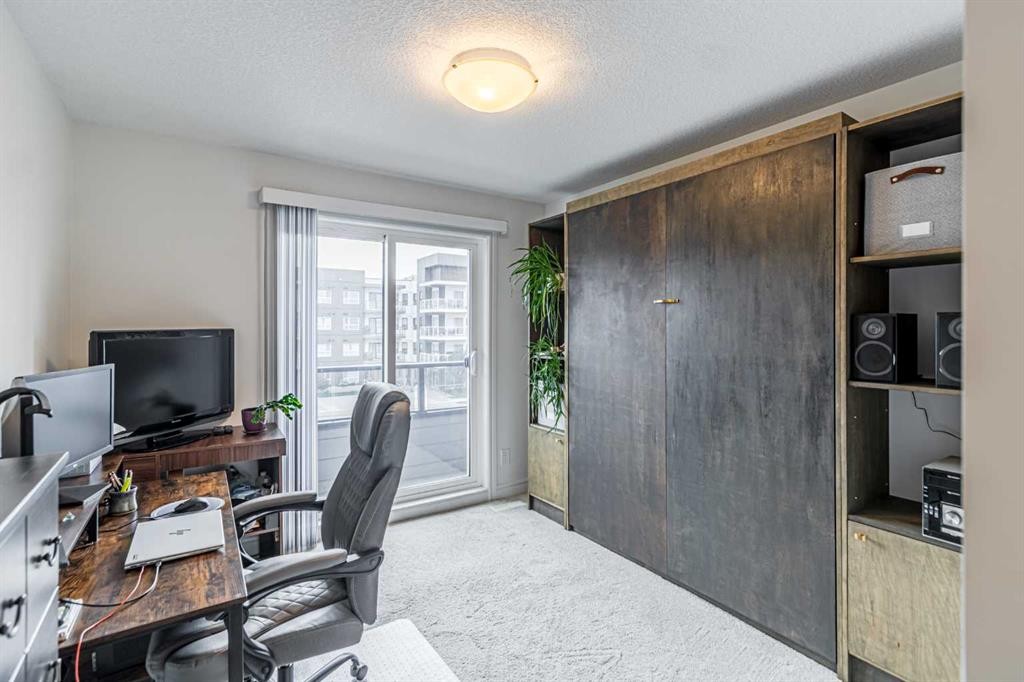 4307 Seton Drive Se, Calgary, AB - Indoor Photo Showing Office