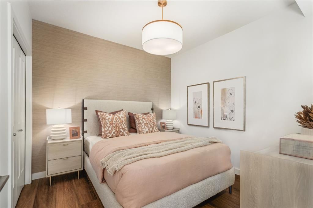 118-20 Cascade Ridge, Canmore, AB - Indoor Photo Showing Bedroom