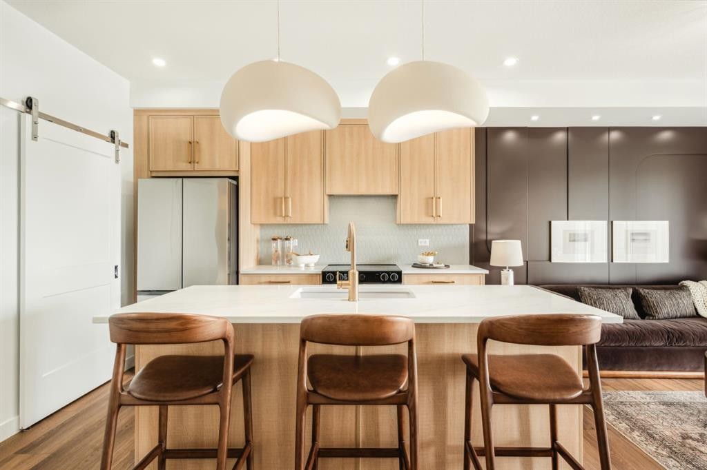 118-20 Cascade Ridge, Canmore, AB - Indoor Photo Showing Kitchen