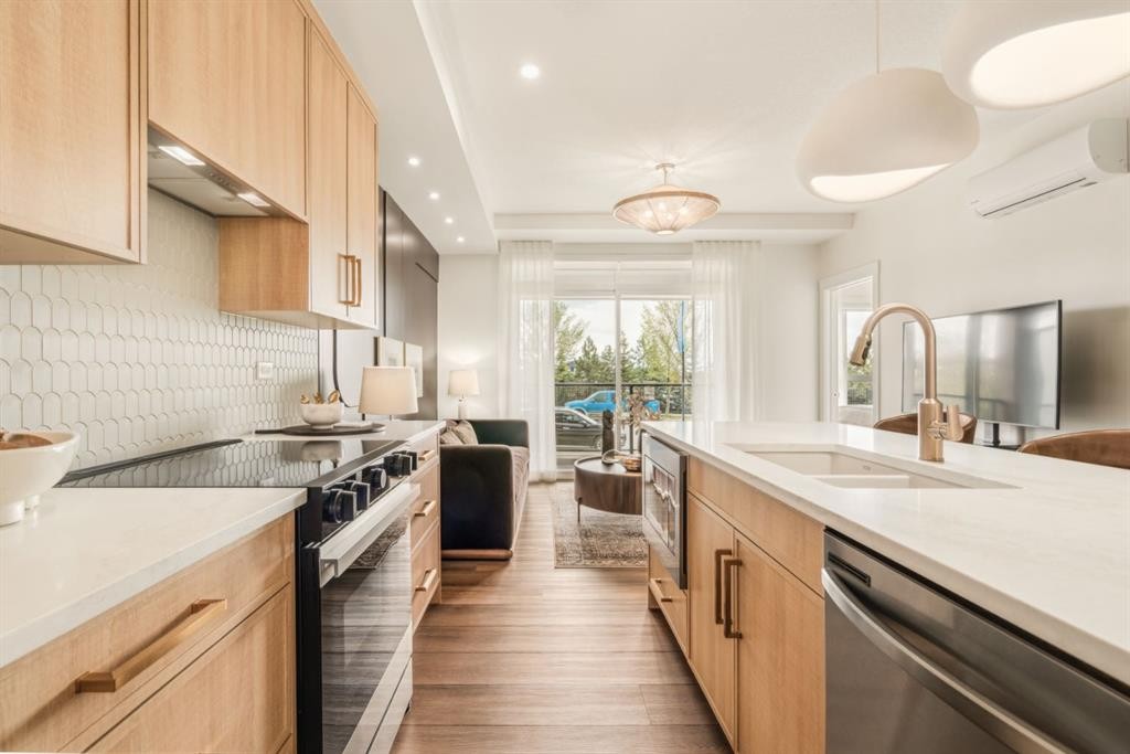 118-20 Cascade Ridge, Canmore, AB - Indoor Photo Showing Kitchen With Double Sink With Upgraded Kitchen