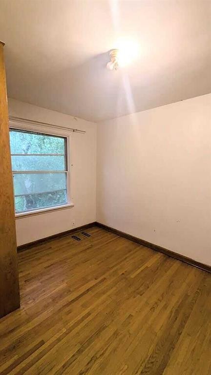 1436 22 Avenue Nw, Calgary, AB - Indoor Photo Showing Other Room