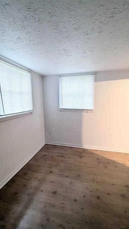 1436 22 Avenue Nw, Calgary, AB - Indoor Photo Showing Other Room