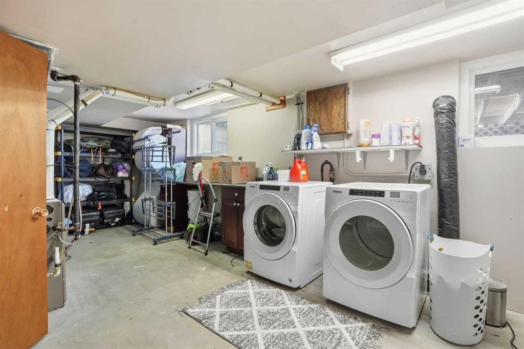 3003 25 Street Sw, Calgary, AB - Indoor Photo Showing Laundry Room