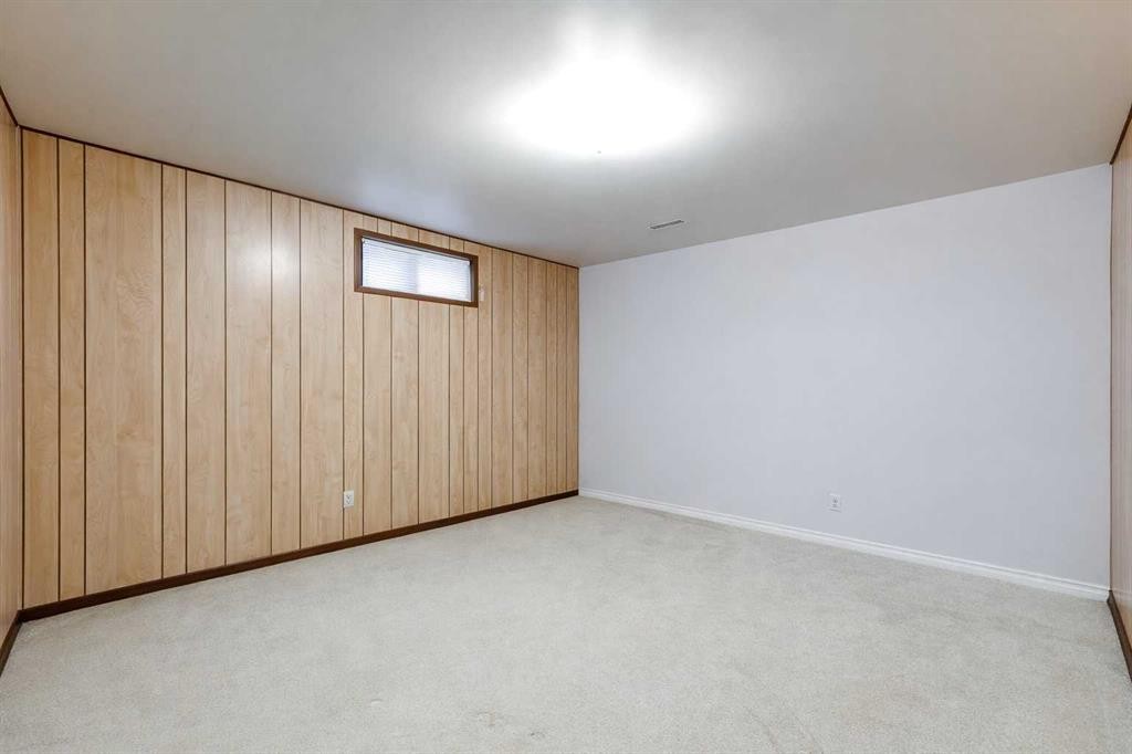 5611 Maidstone Crescent Ne, Calgary, AB - Indoor Photo Showing Other Room