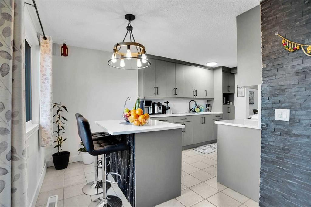 88 Abingdon Crescent Ne, Calgary, AB - Indoor