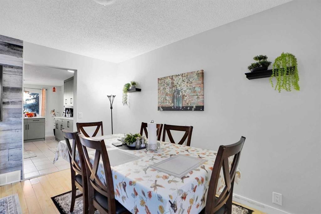 88 Abingdon Crescent Ne, Calgary, AB - Indoor Photo Showing Dining Room