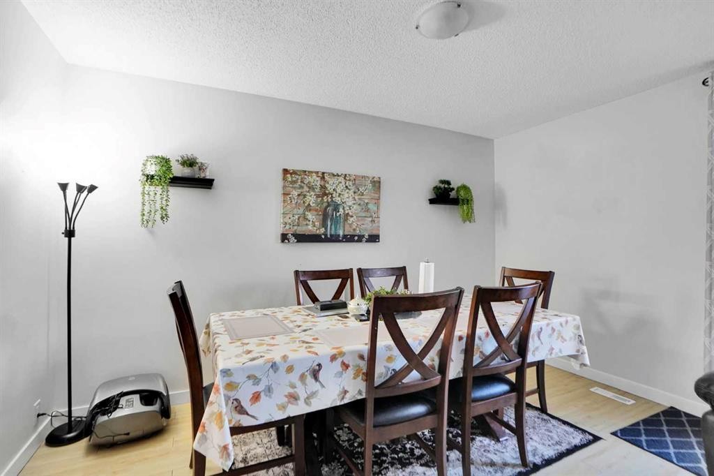88 Abingdon Crescent Ne, Calgary, AB - Indoor Photo Showing Dining Room