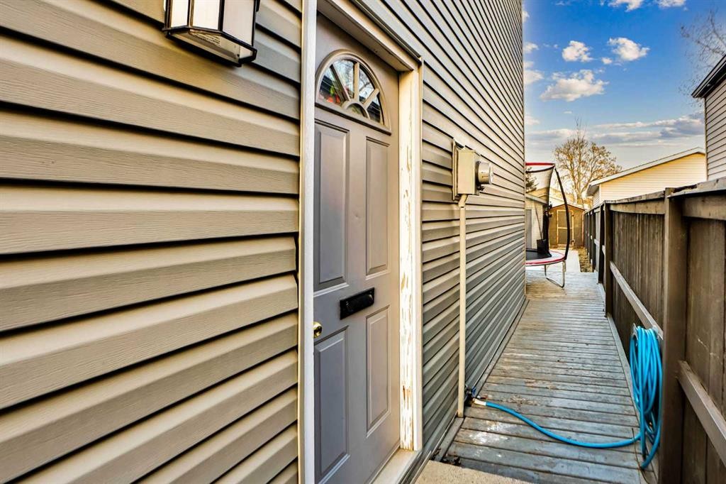 88 Abingdon Crescent Ne, Calgary, AB - Outdoor